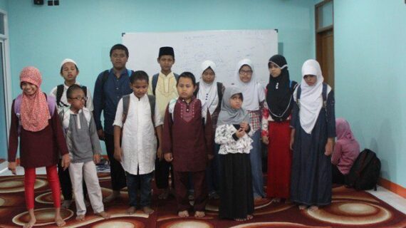 Pembinaan Alquran Braille untuk Anak-anak Tunanetra Muslim di Bandung